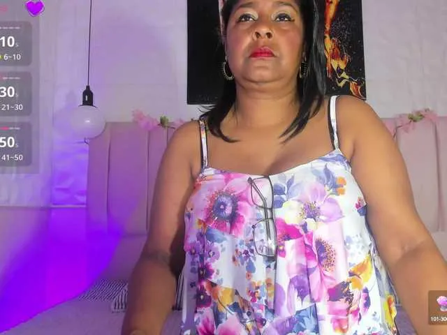 Dolce – webcam model profile photo Image 15