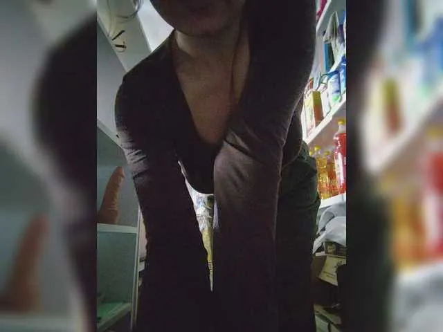 AnnieArias – webcam model profile photo Image 11