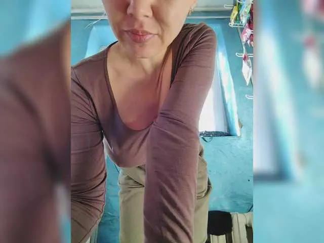 AnnieArias – webcam model profile photo Image 15