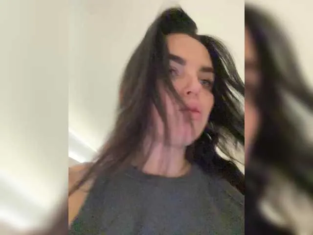 ErzabelLew – webcam model profile photo Image 14