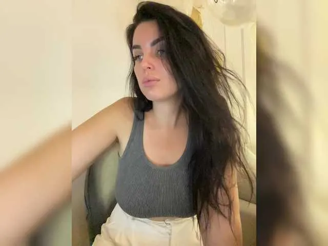 ErzabelLew – webcam model profile photo Image 3