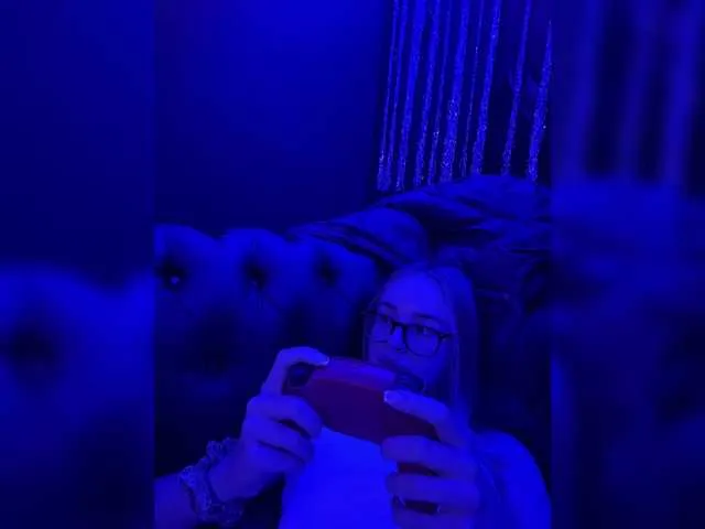 ElaRossie – webcam model profile photo Image 18