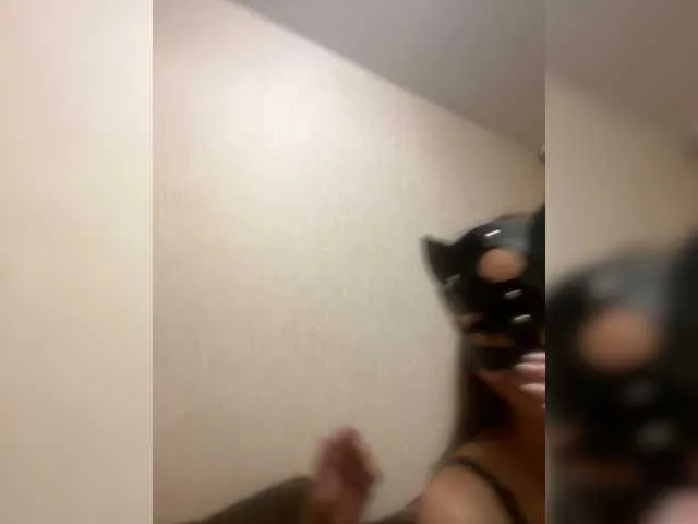 Dolce – webcam model profile photo Image 2