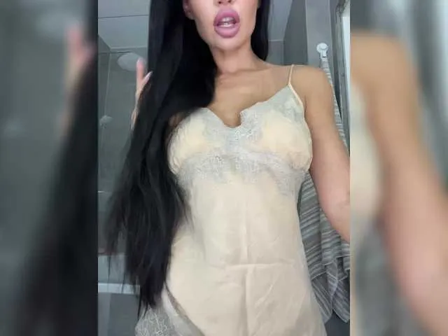 MiraKova – webcam model profile photo Image 5