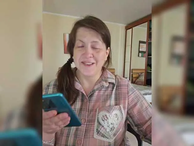 Dolce – webcam model profile photo Image 17