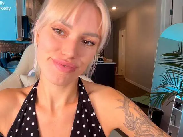 LittleMissEeve – webcam model profile photo Image 11