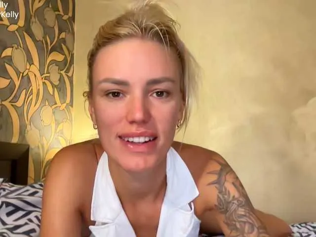 LittleMissEeve – webcam model profile photo Image 12