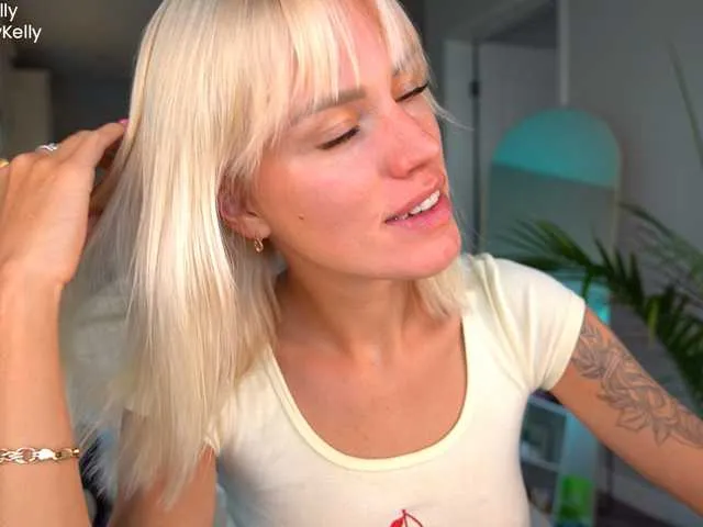 LittleMissEeve – webcam model profile photo Image 15