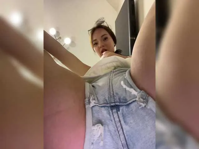 JessieLiu – webcam model profile photo Image 5