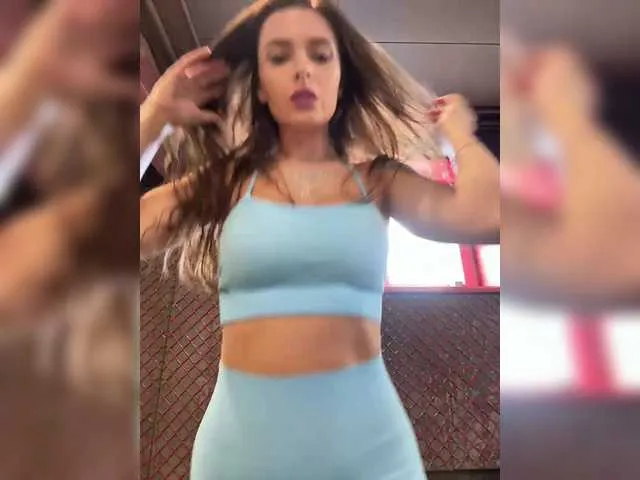 MiraKova – webcam model profile photo Image 14