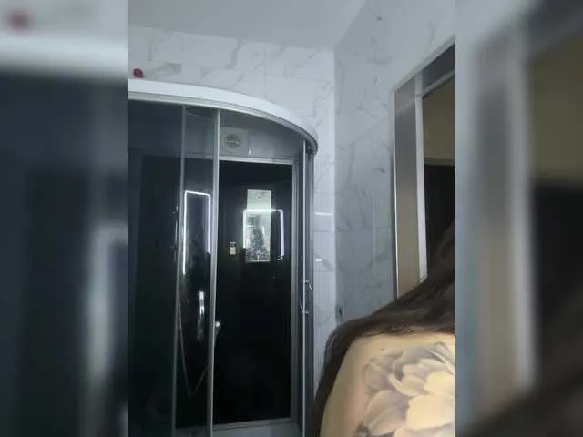 VenusRusell – webcam model profile photo Image 18