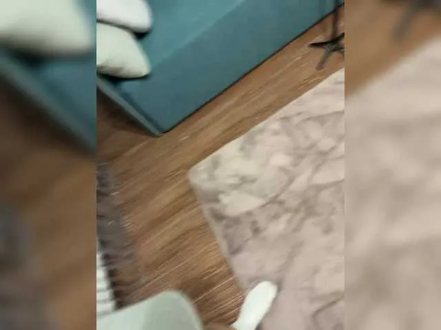 AlisonHale – webcam model profile photo Image 3