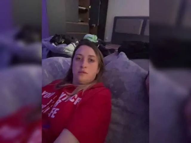 AlisonHale – webcam model profile photo Image 4