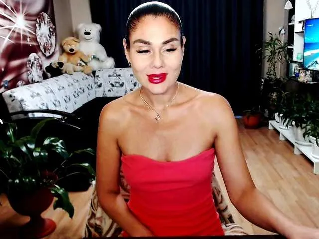 Dolce – webcam model profile photo Image 4