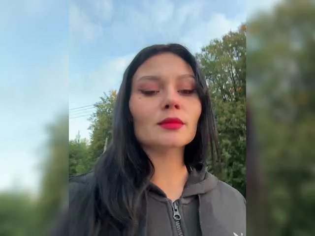 KateGale – webcam model profile photo Image 12