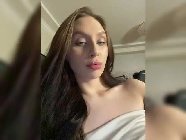 PaulinaGiovanni – webcam model profile photo Image 18