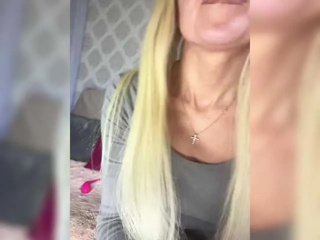 ErzabelLew – webcam model profile photo Image 4