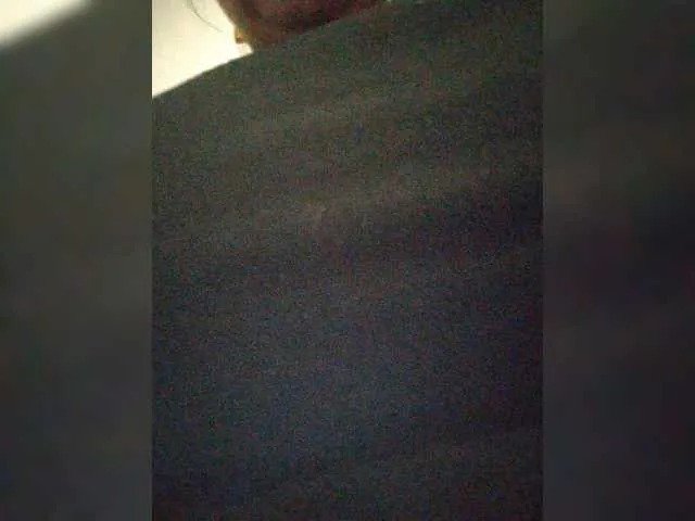 Gia – webcam model profile photo Image 3