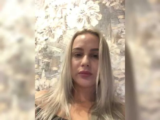 l0lita_sweet – webcam model profile photo Image 3