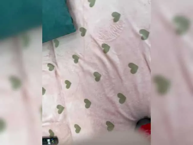 MiraKova – webcam model profile photo Image 12