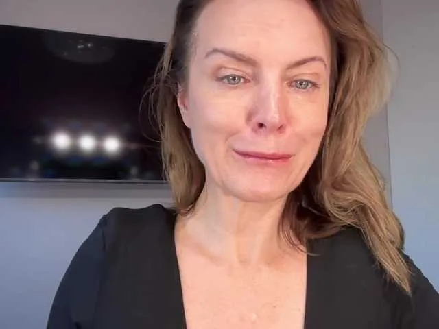 Dolce – webcam model profile photo Image 13