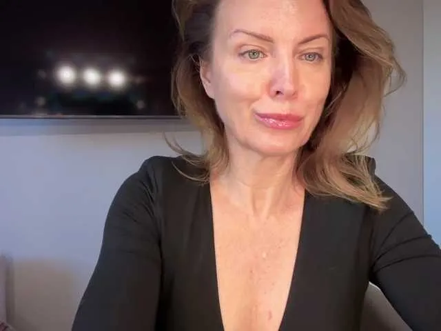 Dolce – webcam model profile photo Image 15