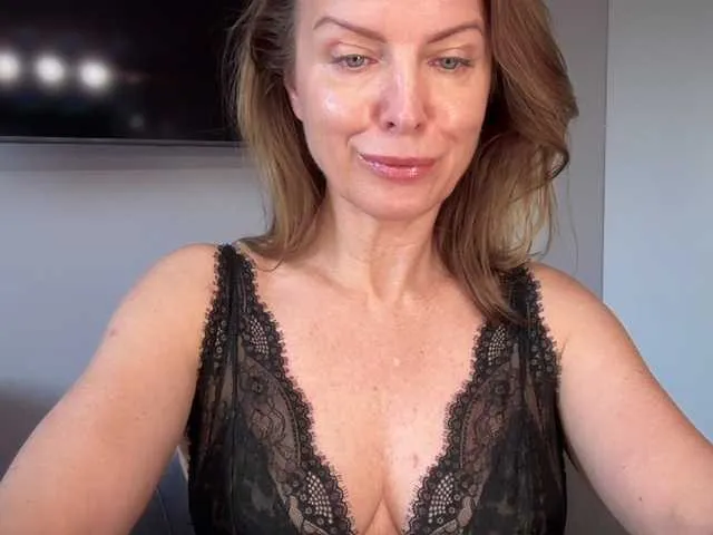 Dolce – webcam model profile photo Image 16