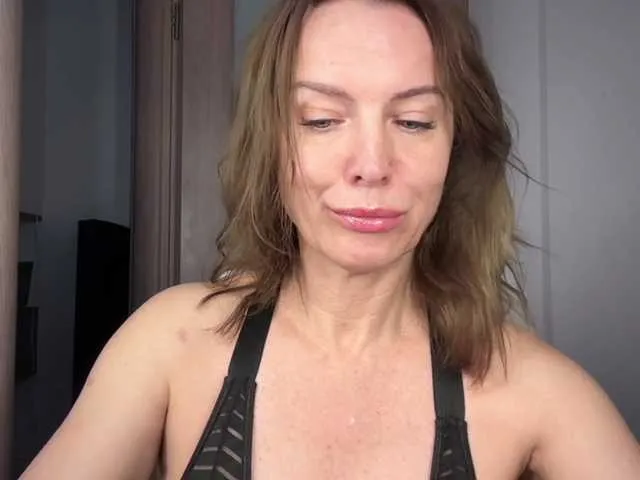 Dolce – webcam model profile photo Image 7