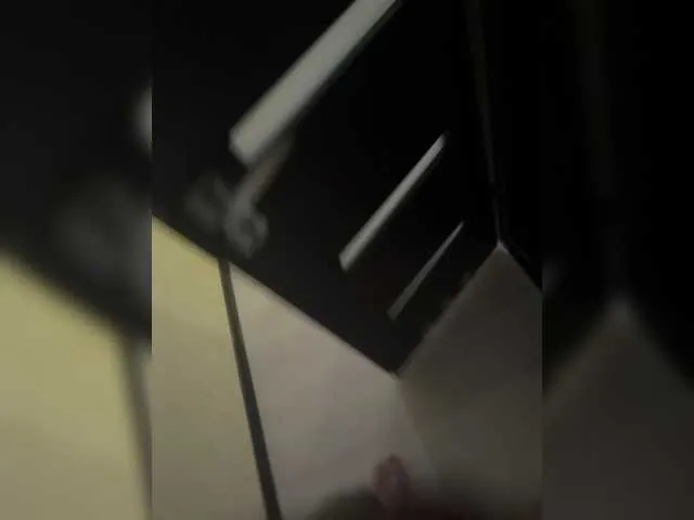 SUI-Strong – webcam model profile photo Image 4