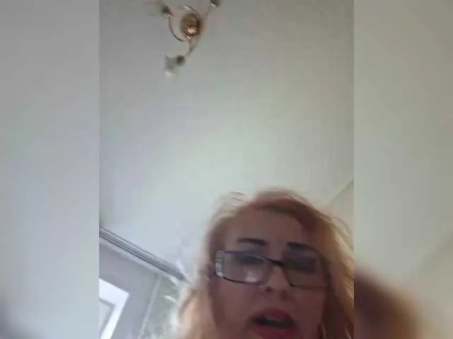 SarithaBroun – webcam model profile photo Image 11