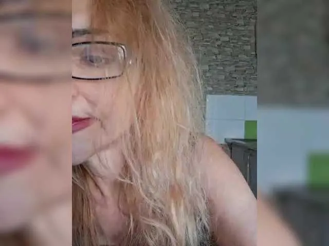 SarithaBroun – webcam model profile photo Image 13