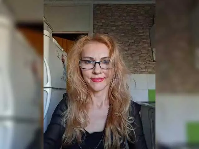 SarithaBroun – webcam model profile photo Image 16