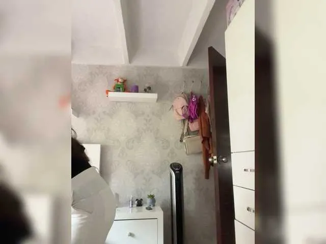 yuna_rin – webcam model profile photo Image 16