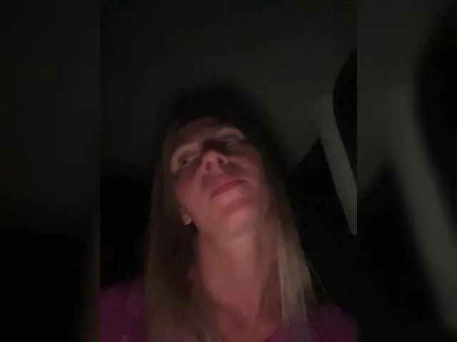 MelinaLuviani – webcam model profile photo Image 10