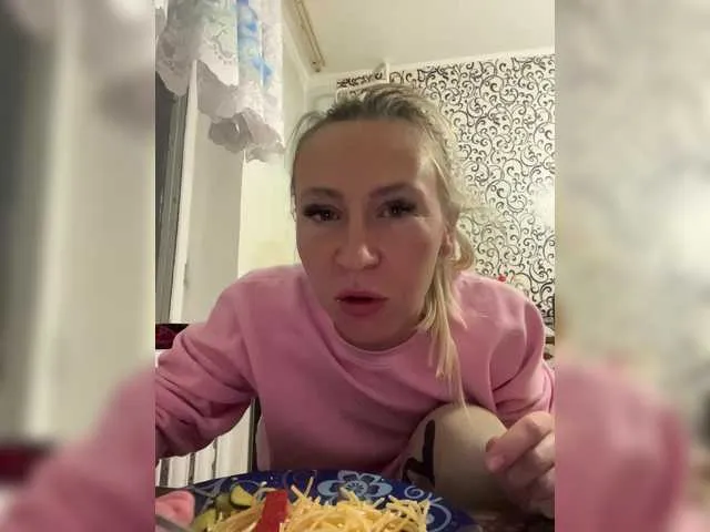 MelinaLuviani – webcam model profile photo Image 18