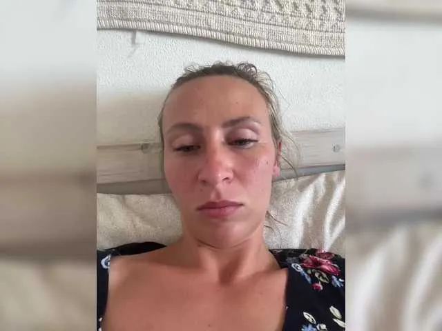 MelinaLuviani – webcam model profile photo Image 5