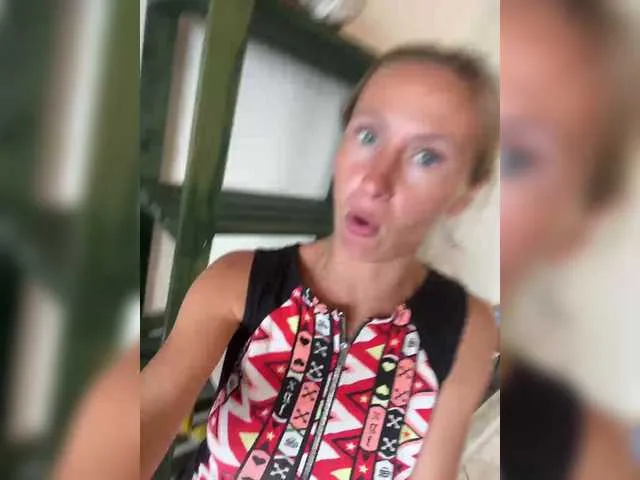 MelinaLuviani – webcam model profile photo Image 7