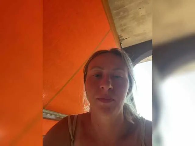 MelinaLuviani – webcam model profile photo Image 8