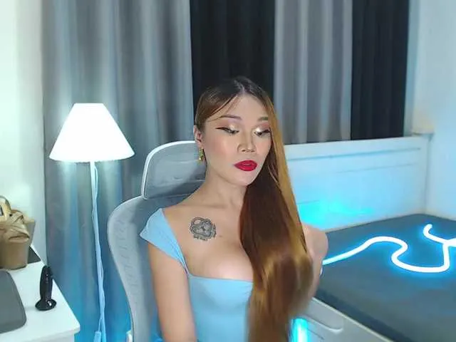 Dolce – webcam model profile photo Image 3