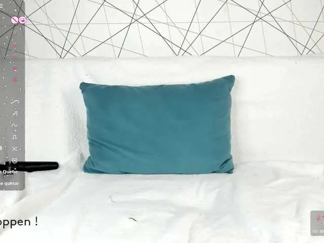 ViollaFoxxy – webcam model profile photo Image 17