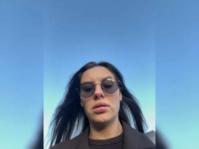 KateGale – webcam model profile photo Image 19