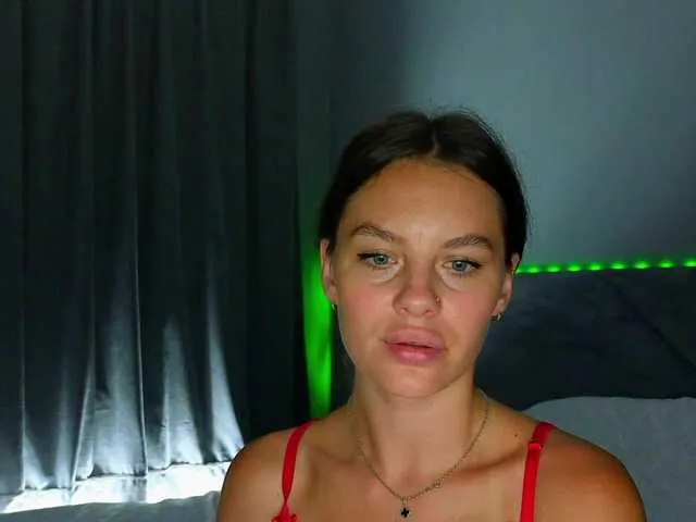 KateGale – webcam model profile photo Image 9