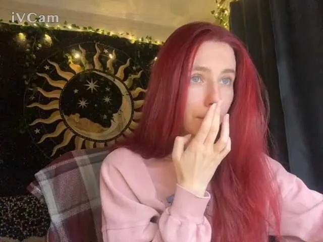 Dolce – webcam model profile photo Image 3