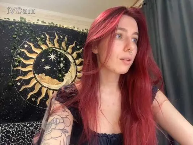 Dolce – webcam model profile photo Image 4