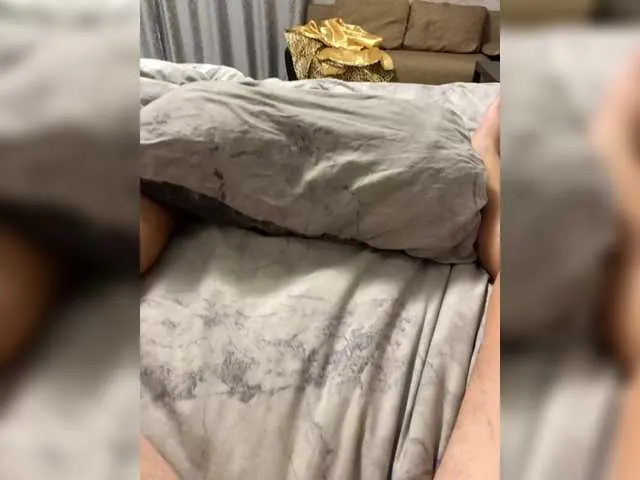 MadelineLane – webcam model profile photo Image 10