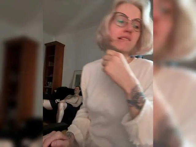 SherineNorth – webcam model profile photo Image 11