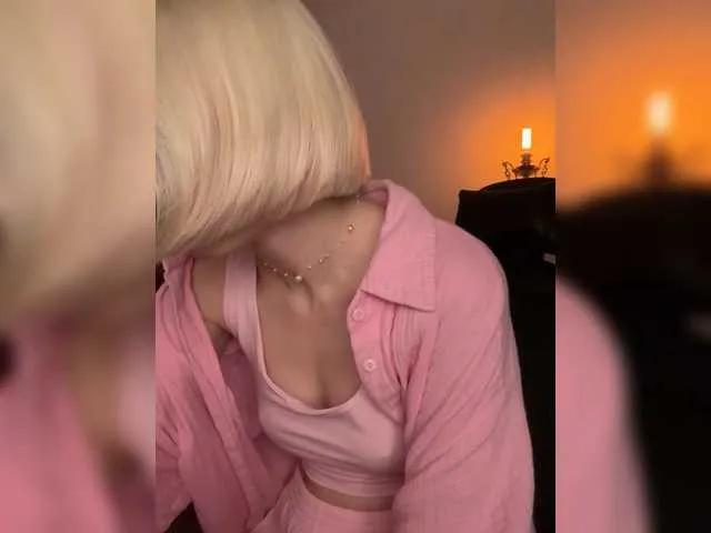 SherineNorth – webcam model profile photo Image 14