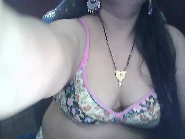 ErzabelLew – webcam model profile photo Image 12