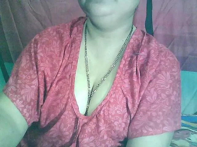 ErzabelLew – webcam model profile photo Image 4