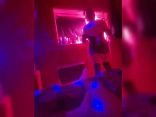 AkiraBloom – webcam model profile photo Image 2